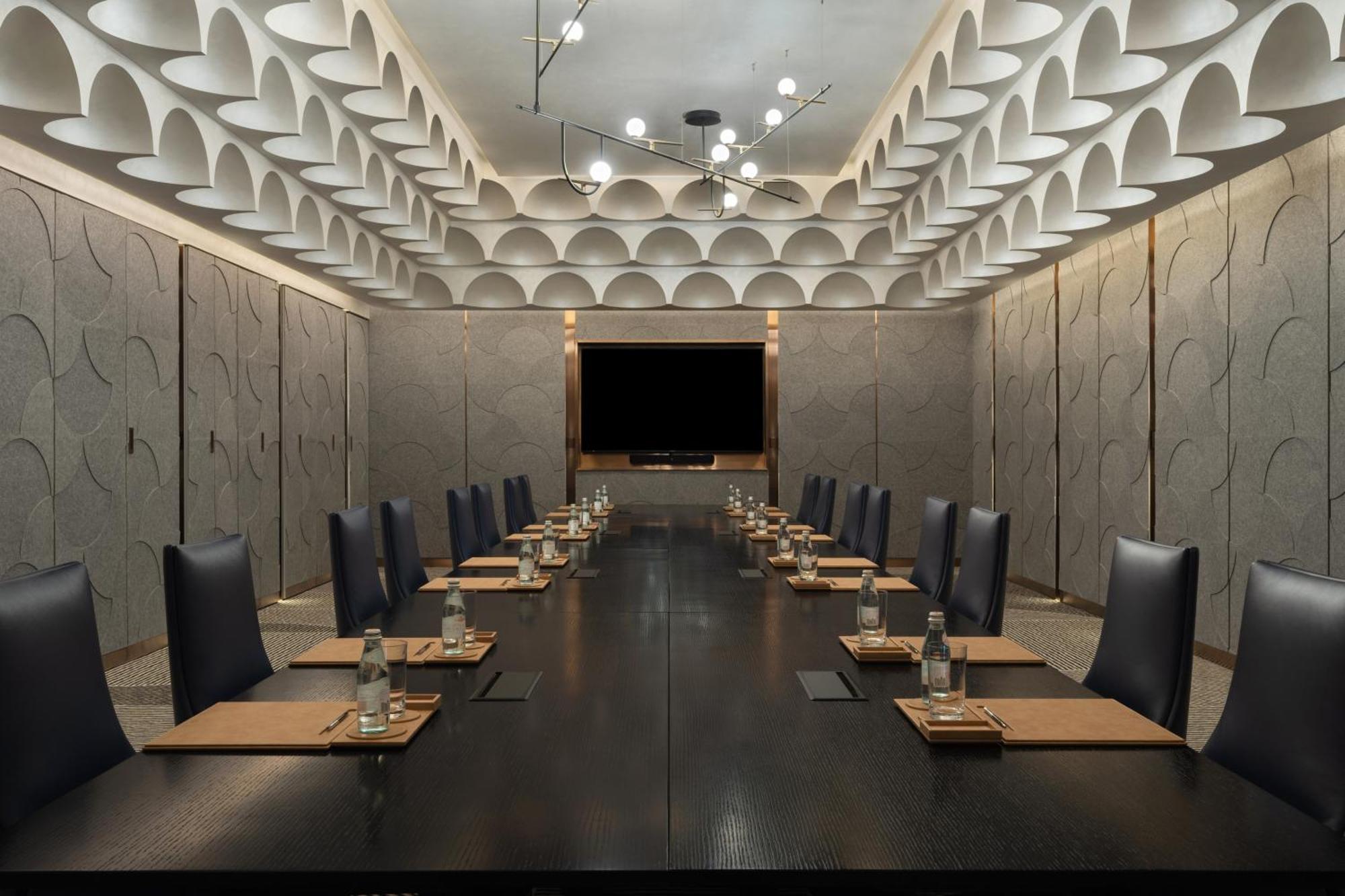 So/ Uptown Dubai酒店 外观 照片 The meeting room